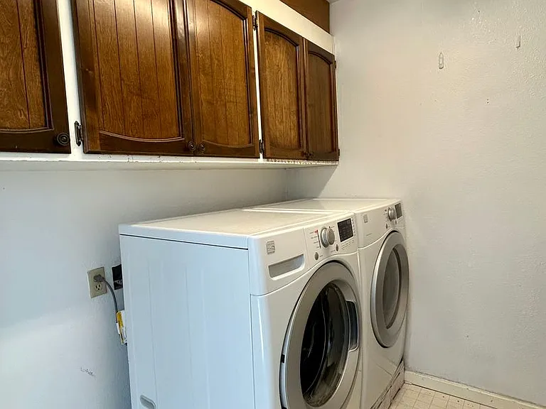 304 S Anderson St — Photo 18