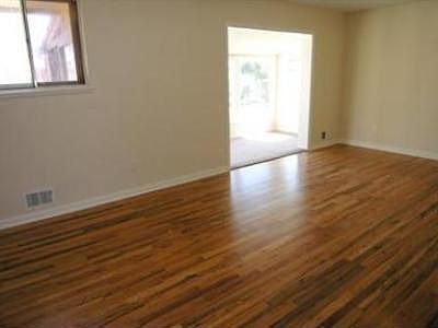 4th image of 8700 Oakwood St