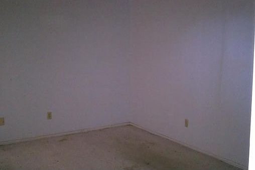 4th image of 5323 Forest Park Ln