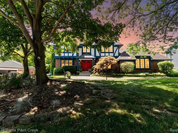 22577 Shadowglen Dr, Farmington Hills, MI 48335