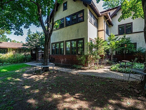 5th image of 329 Park Cir SE