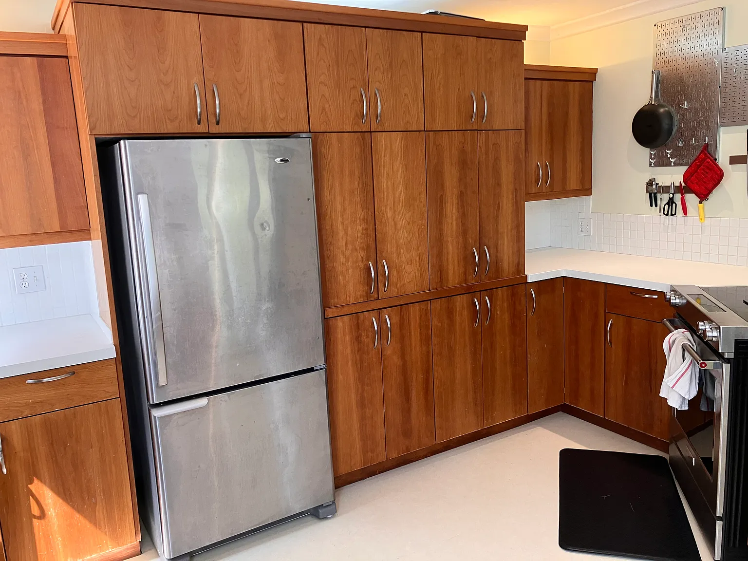 3 bed, 2200 sqft, $2,950 — Photo 4