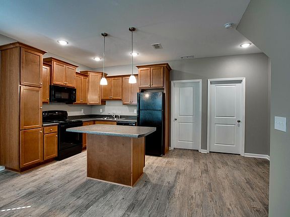 5th image of 2200 Cedarbrook Ct