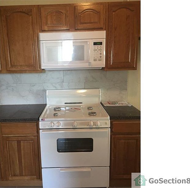 2nd image of 294 Roseville Ave