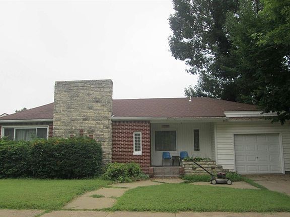 2nd image of 211 E C St