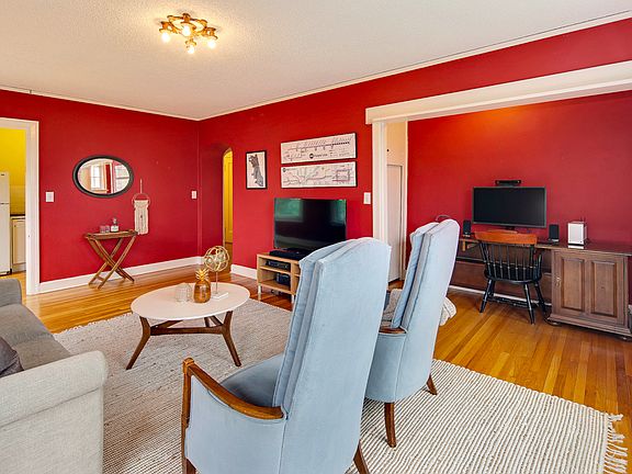 4th image of 711 Belmont Pl E APT 103