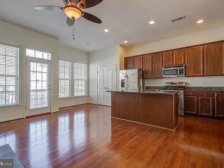 22648 Vienna Green Ter — Photo 10