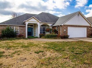 908 Hunter Rdg, Siloam Springs, AR 72761