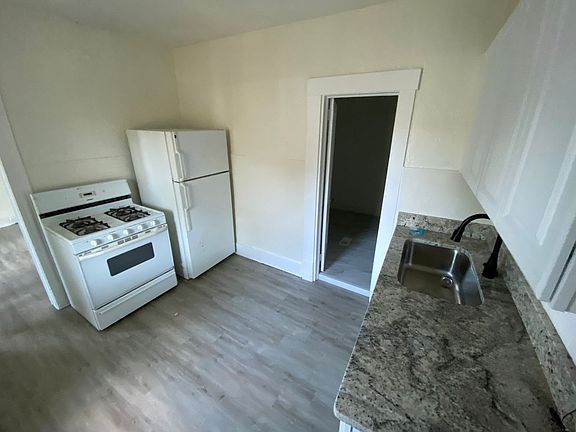 2nd image of 3100 Hancock Ave #Up