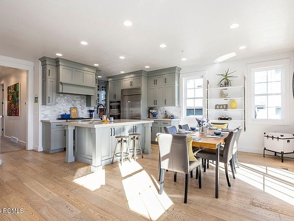 3rd image of 2602 Piper Way