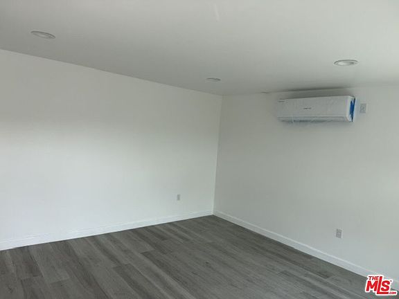 2nd image of 1499 W 35th Pl #3
