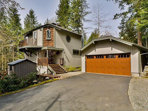 4th image of 626 219th Ave NE