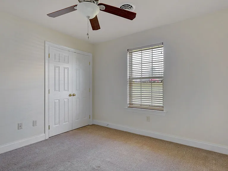 312 Sleepy Hollow Dr — Photo 25