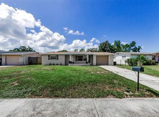 5240 Bobwhite Dr, Holiday, FL 34690