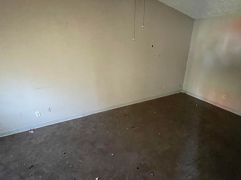 2nd image of 3927 Ajanders Dr