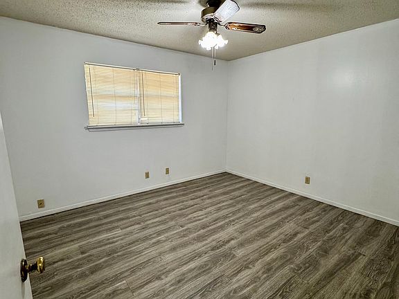 4th image of 252 Twin Oaks Dr