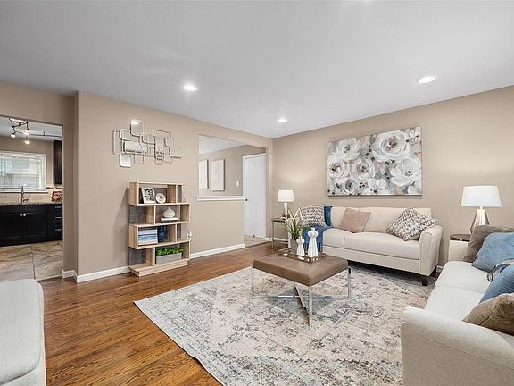 4th image of 11727 Benedetta Dr