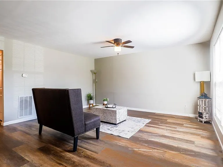 5823 Strathmoor Manor Cir — Photo 2
