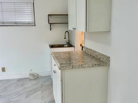 5th image of 1301 SE 22nd Ave #4