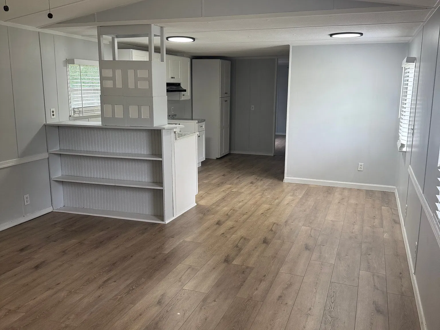 2 bed, 938 sqft, $880 — Photo 2