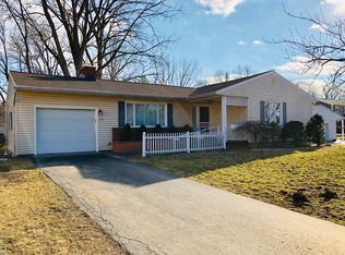 135 Creek Meadow Ln, Rochester, NY 14626