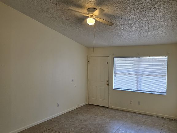 3rd image of 3119 Bloomingdale Villas Ct