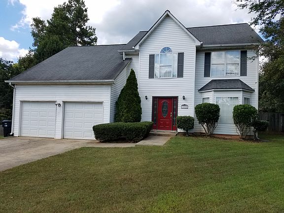 4 Bedroom with 2 Car Garage