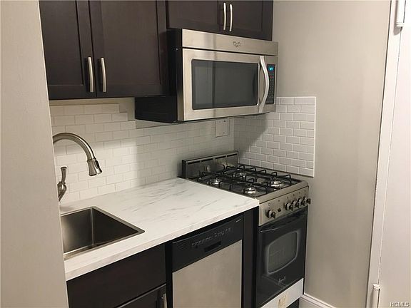 3rd image of 180 Pearsall Dr APT 3D