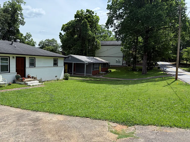 380 Ruth St — Photo 15