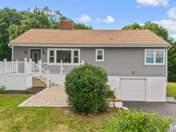 12 Homestead Place, Branford, CT 06405