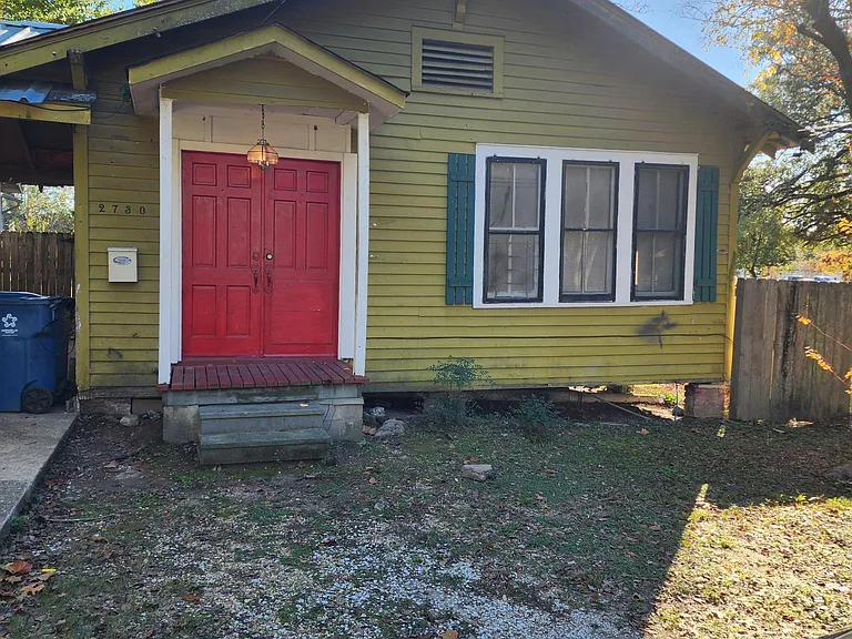 2730 Convention St — Photo 12