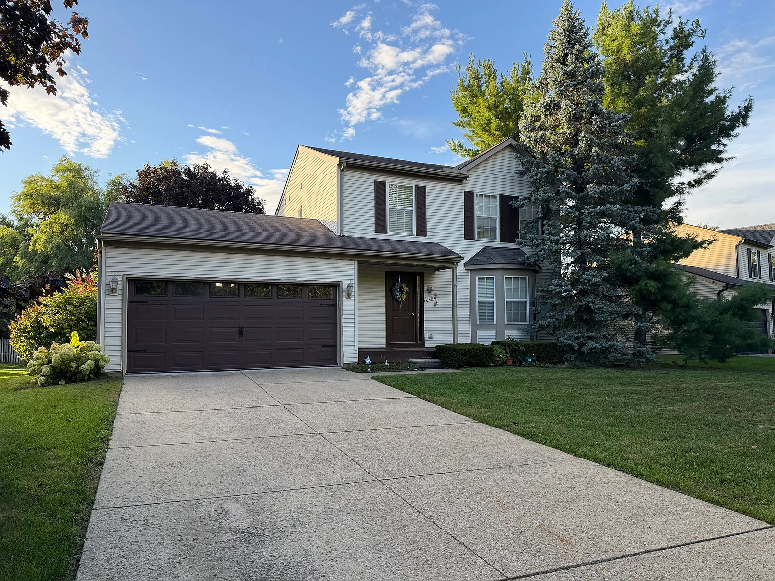 3 bed, 2.5 bath, 1629 sqft, $2,500 — Photo 2