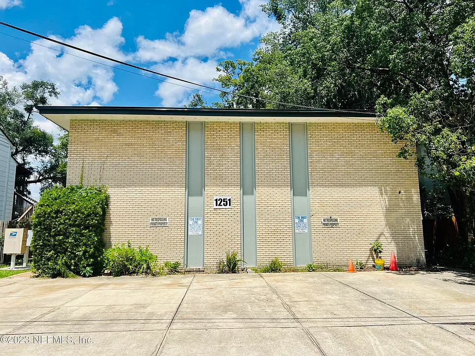 1251 Donald St #6