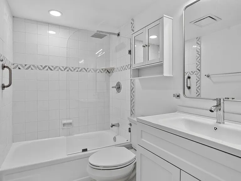 3045 Cornwall Dr #C — Photo 15