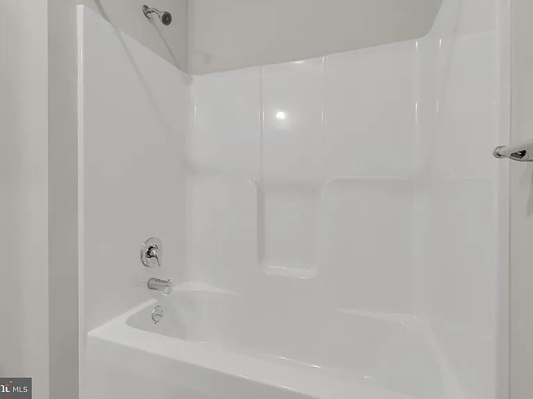35 Wildflower Ln — Photo 8