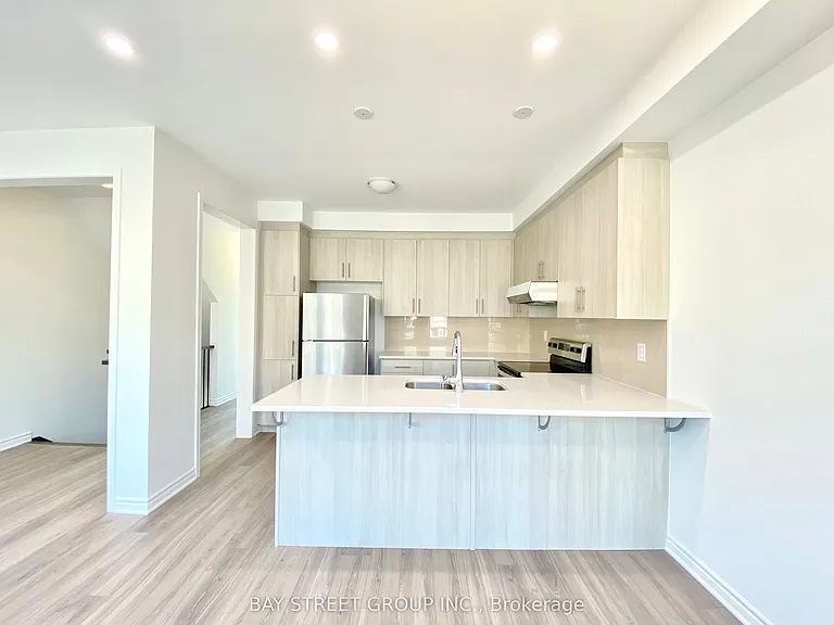 1362 William Halton Pkwy W — Photo 11