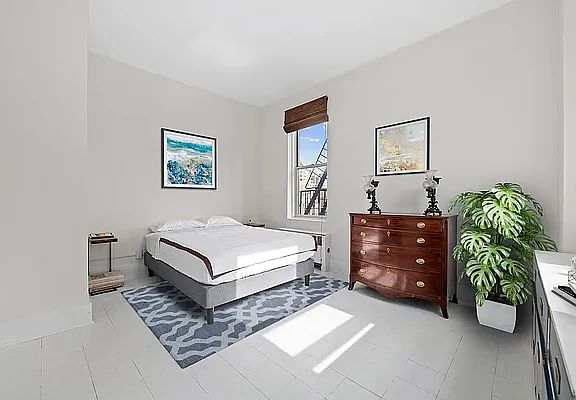 5th image of 31 E 72nd St APT 9C