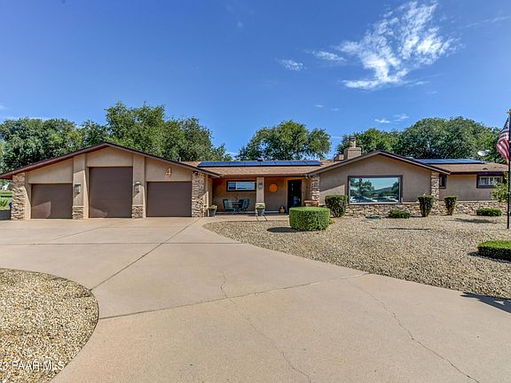 3rd image of 4 Perkins Dr