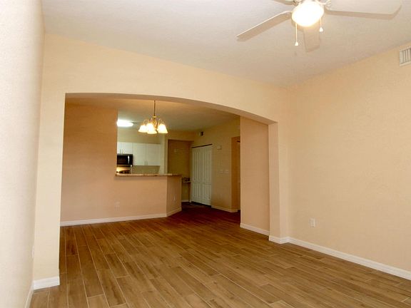 4th image of 100 SW Peacock Blvd APT 102-01-102