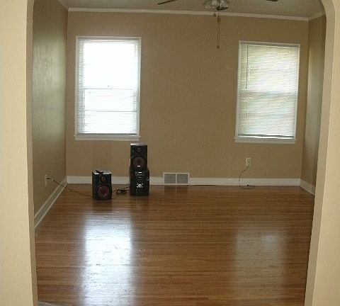 4th image of 2800 S Coral St