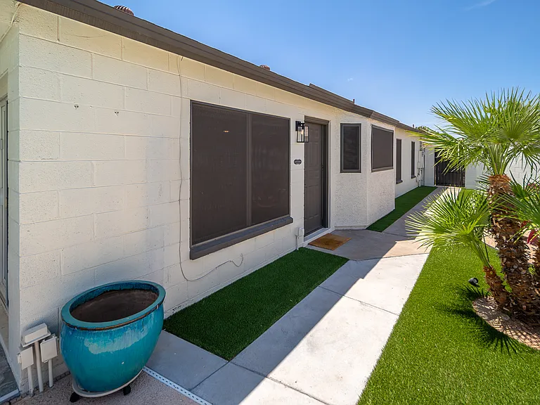 W Diana Ave — Photo 9