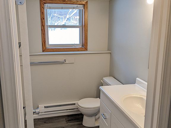 5th image of 614 2nd Ave S #614