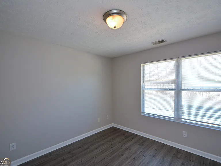 7302 Fairington Village Dr — Photo 24