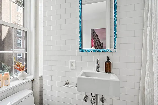 Sold by Douglas Elliman | media 20