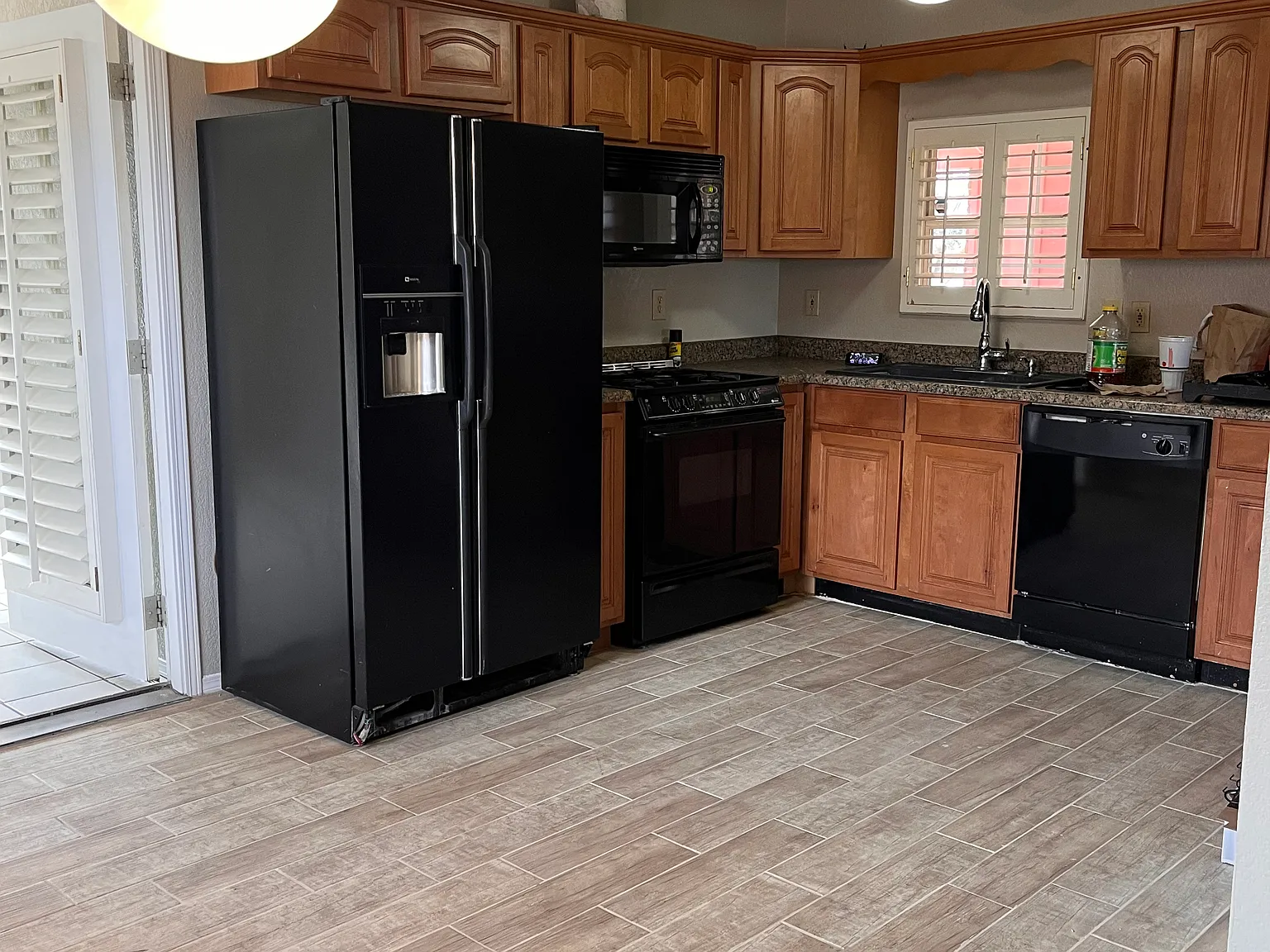 5 bed, 2600 sqft, $1,700 — Photo 4