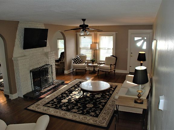 Living Room 14 x 23 with Fireplace