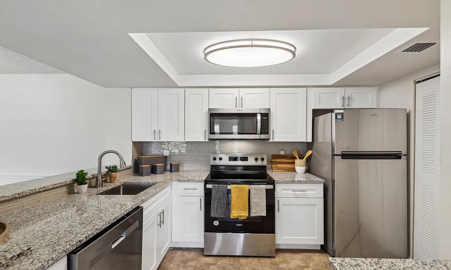 Village Place Apartment Homes — Photo 1