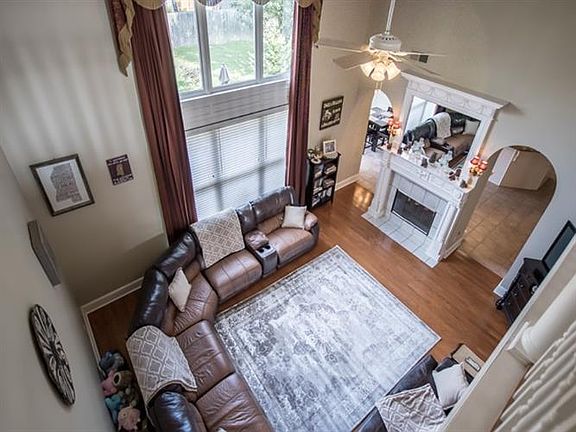 5th image of 1549 Courtfield Ln