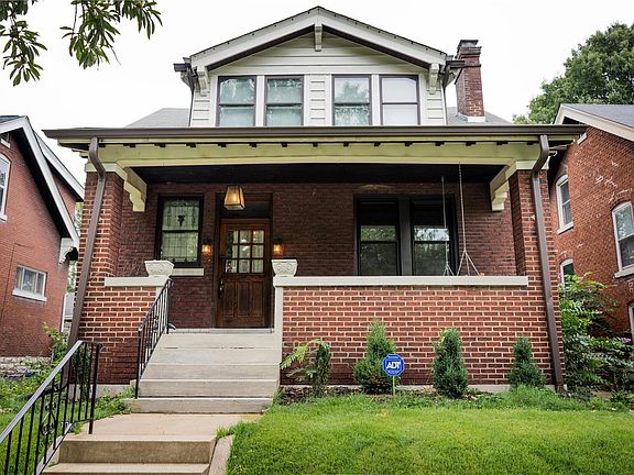 2nd image of 907 Bellerive Blvd