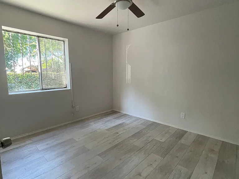 118 E 84th Pl #3 — Photo 7